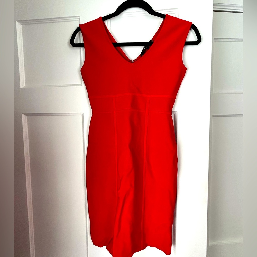 Red body on dress BCBG Maxaria - size M